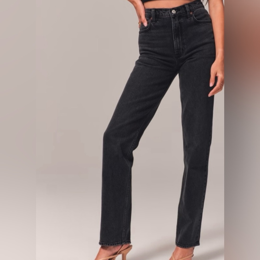 Abercrombie & Fitch Ultra High Rise 90s Straight Jean Size 30